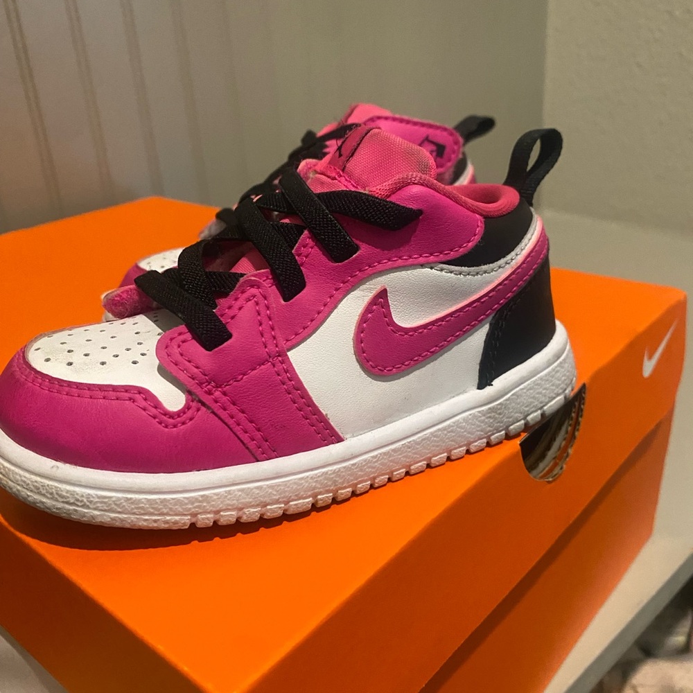Nike Air 1 hot pink toddler 7c